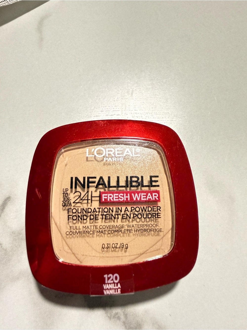 L'Oréal Infallible Fresh Wear Powder Foundation - Vanilla (Red Compact)